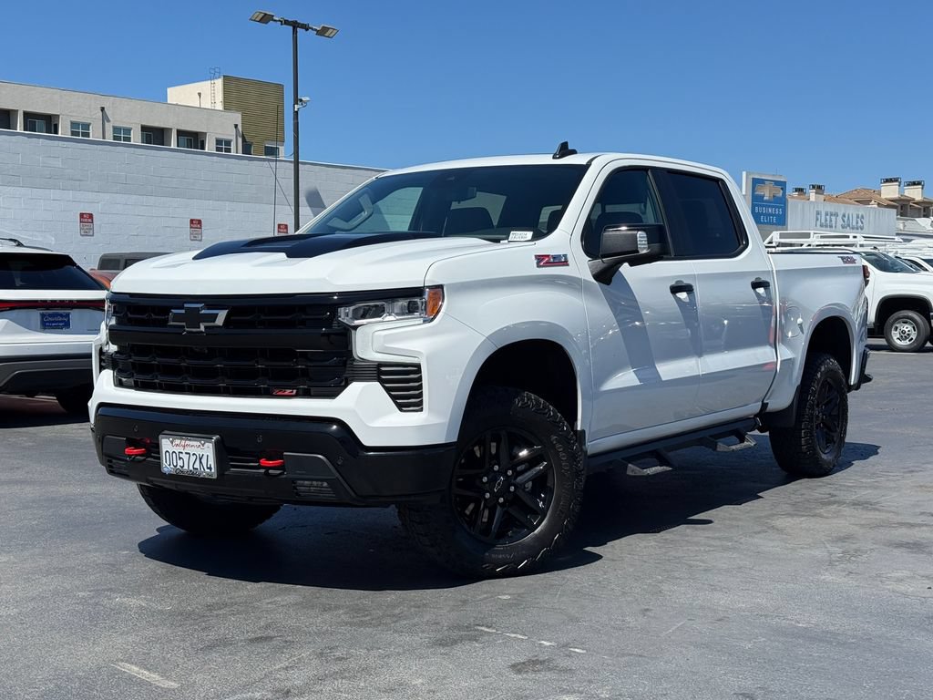 Used 2026 Chevrolet Silverado 1500 LT Trail Boss w/ LT Trail Boss Premium Package AWD/4WD image 2