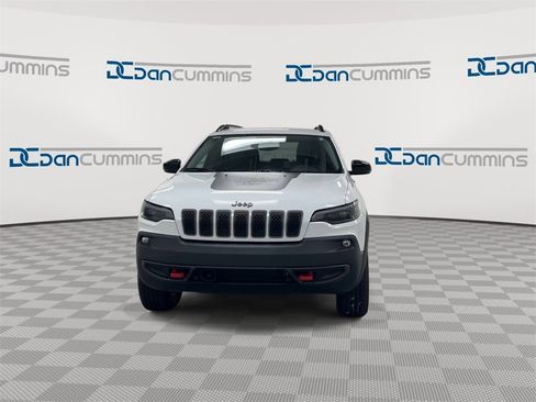 Used 2022 Jeep Cherokee Trailhawk image 3