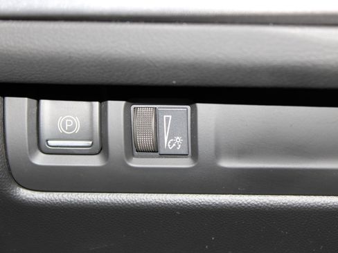 Used 2024 Cadillac XT4 Premium Luxury FWD image 28