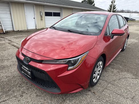 Used 2021 Toyota Corolla LE image 9