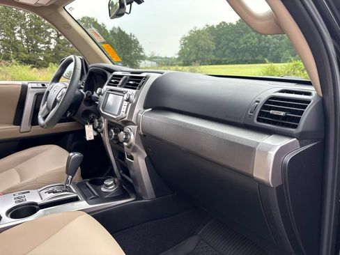 Used 2019 Toyota 4Runner SR5 Premium AWD/4WD image 27