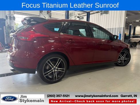 Used 2017 Ford Focus Titanium w/ Titanium Technology Package FWD image 7