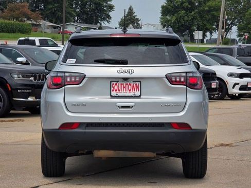 Used 2025 Jeep Compass Limited AWD/4WD image 7