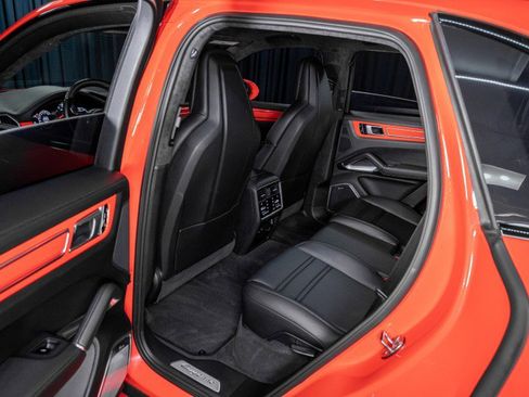 Used 2020 Porsche Cayenne Turbo image 14