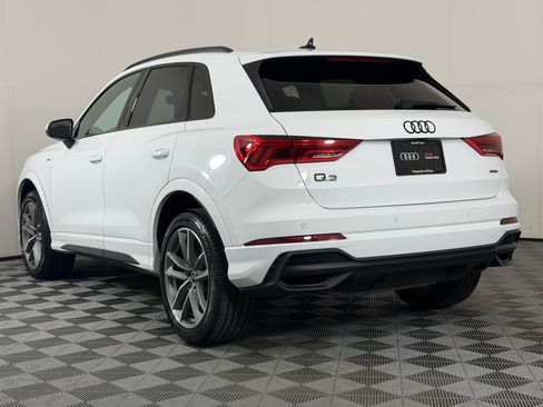 Used 2025 Audi Q3 2.0T Premium w/ Convenience Package AWD/4WD image 3