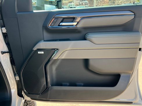 New 2026 Chevrolet Silverado 2500 ZR2 w/ LPO, Dark Essentials Package AWD/4WD image 23