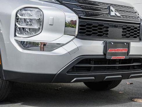 Used 2022 Mitsubishi Outlander ES image 12