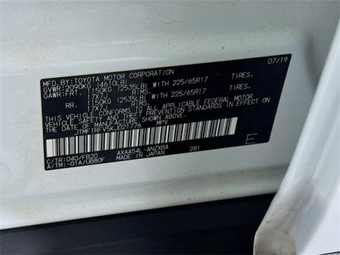 Certified 2019 Toyota RAV4 LE image 29