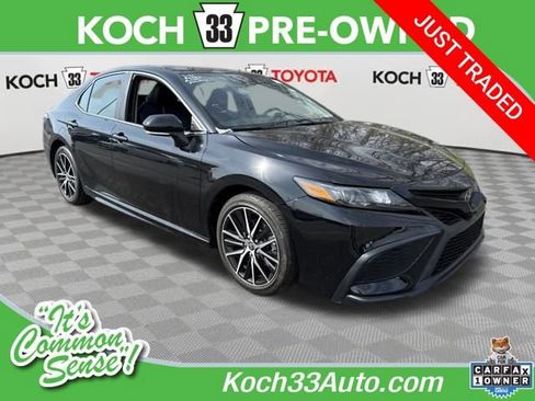 Used 2023 Toyota Camry SE image 1