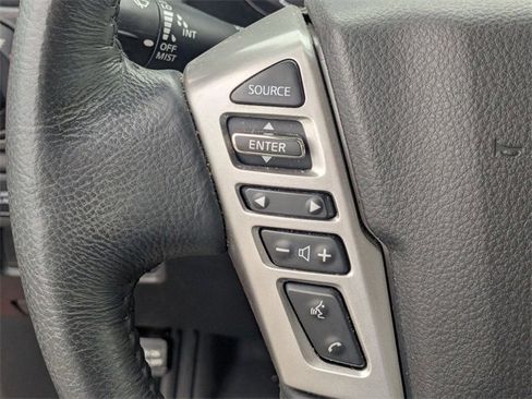 Used 2023 Nissan Titan SV w/ SV Convenience Package image 17