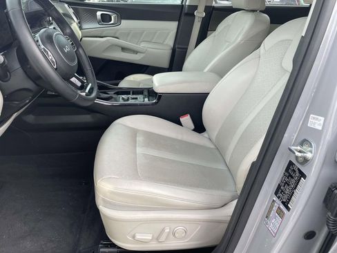 Used 2023 Kia Sorento SX image 29