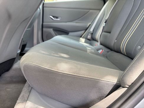 Used 2025 Hyundai Elantra SEL FWD image 27