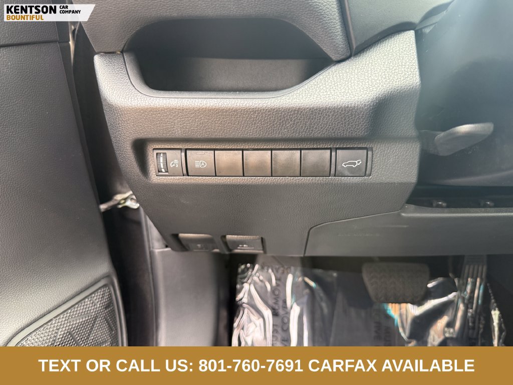 Used 2023 Toyota RAV4 XLE Premium AWD/4WD image 18