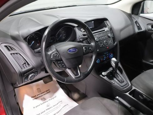 Used 2015 Ford Focus SE w/ SE Cold Weather Package FWD image 16