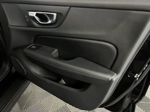 Used 2025 Volvo V60 B5 Cross Country Plus image 33