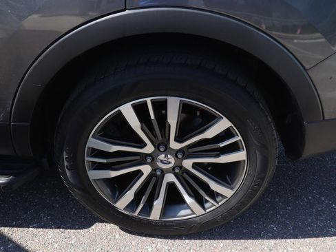 Used 2017 Ford Explorer Platinum AWD/4WD image 10