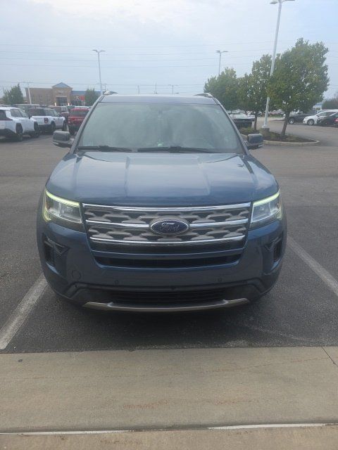 Used 2018 Ford Explorer XLT w/ Equipment Group 202A AWD/4WD image 3