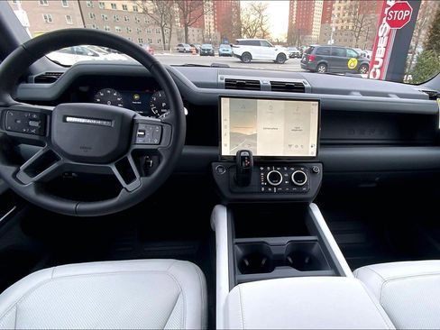 New 2026 Land Rover Defender 110 X-Dynamic SE image 5