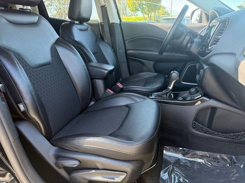 Used 2018 Jeep Compass Latitude w/ Popular Equipment Group image 28