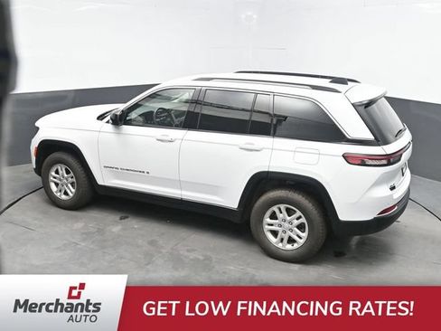 Used 2022 Jeep Grand Cherokee Laredo w/ Luxury Tech Group I AWD/4WD image 33