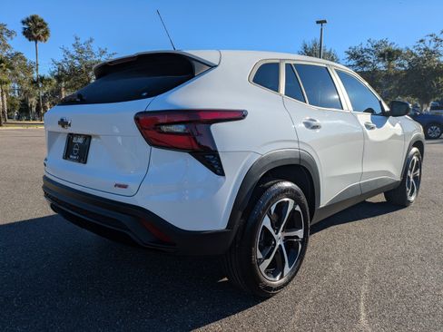 Used 2024 Chevrolet Trax RS image 4