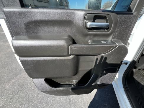 Used 2022 Chevrolet Silverado 3500 LT w/ Convenience Package image 15
