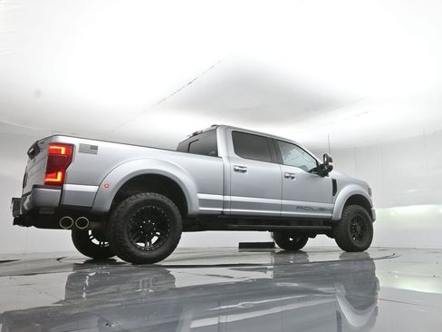 Used 2022 Ford F250 Lariat w/ Black Appearance Package AWD/4WD image 54