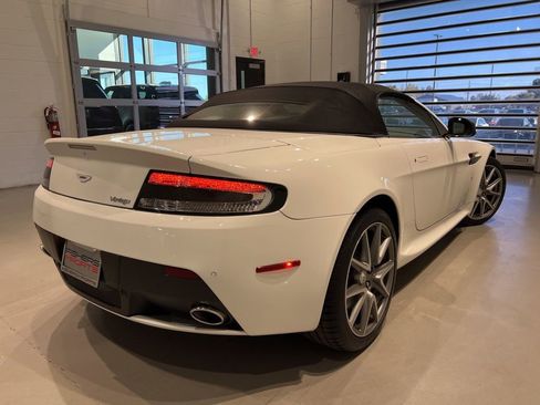 Used 2013 Aston Martin V8 Vantage Roadster RWD image 21