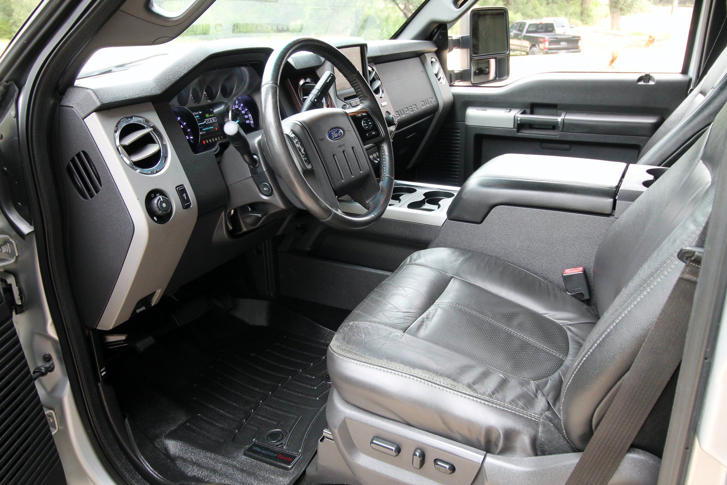 Used 2015 Ford F350 Lariat AWD/4WD image 22