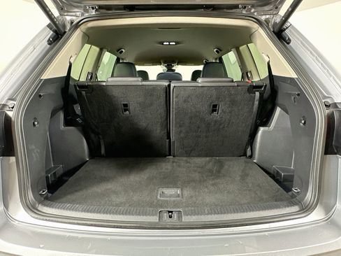 Used 2025 Volkswagen Atlas SE FWD image 29