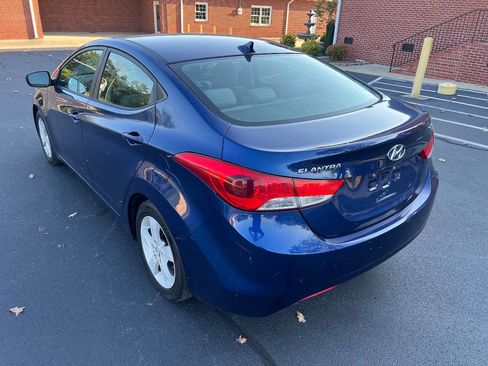 Used 2013 Hyundai Elantra GLS w/ Preferred Pkg image 5