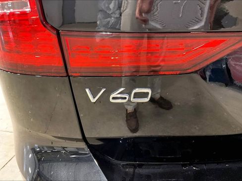 Certified 2025 Volvo V60 B5 Cross Country Ultra AWD/4WD image 24