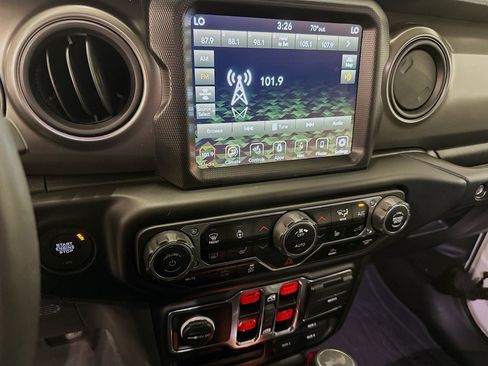 Used 2023 Jeep Wrangler Unlimited w/ Cold Weather Group image 26