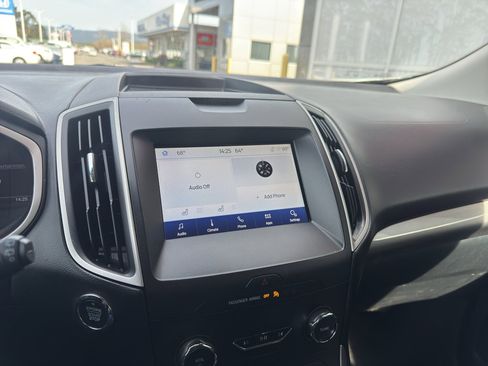 Used 2020 Ford Edge SEL image 24