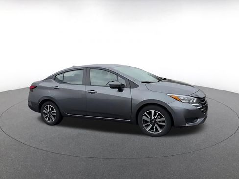 Used 2025 Nissan Versa SV FWD image 2