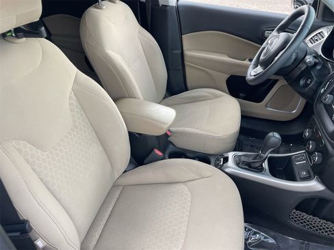 Used 2018 Jeep Compass Sport image 10