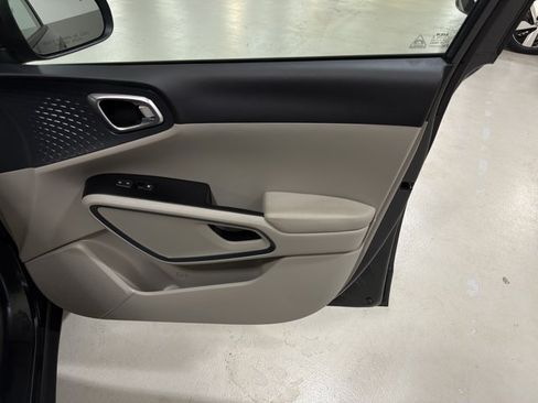 Used 2023 Kia Soul EX FWD image 38