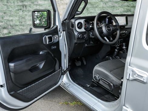 Used 2024 Jeep Wrangler Sport S image 22