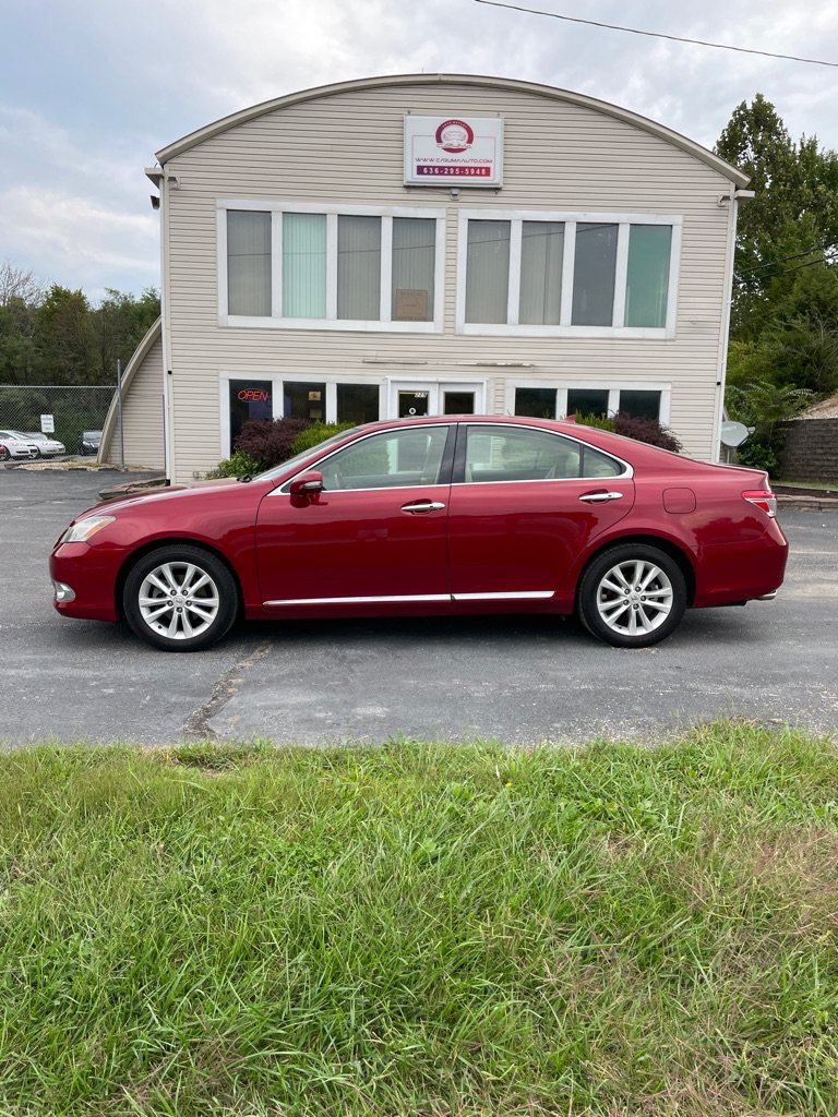 Used 2010 Lexus ES 350 w/ Preferred Accessory Package FWD image 2