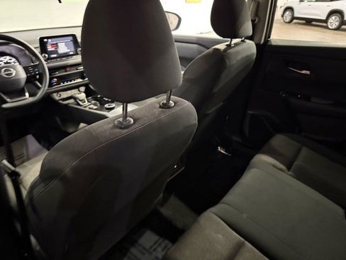 Certified 2025 Nissan Rogue SV image 26