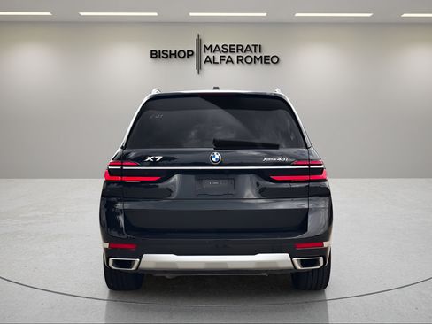 Used 2025 BMW X7 xDrive40i w/ Premium Package AWD/4WD image 4