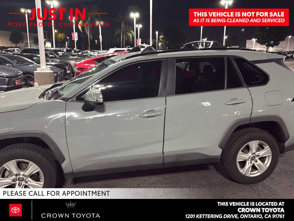 Used 2021 Toyota RAV4 XLE FWD image 3