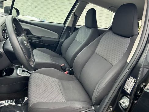 Used 2015 Toyota Yaris LE FWD image 11