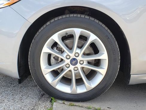Used 2020 Ford Fusion SE FWD image 27