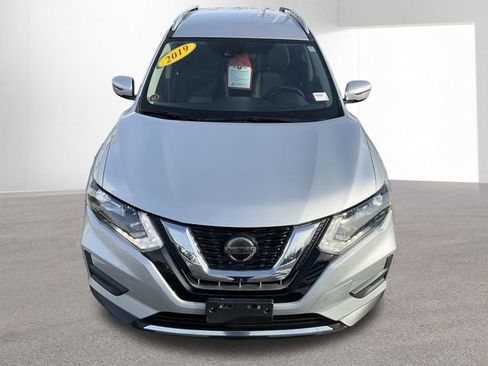 Used 2019 Nissan Rogue SV image 32