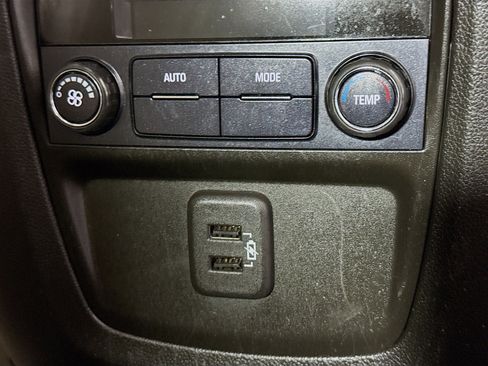 Used 2023 Buick Enclave Essence FWD image 42