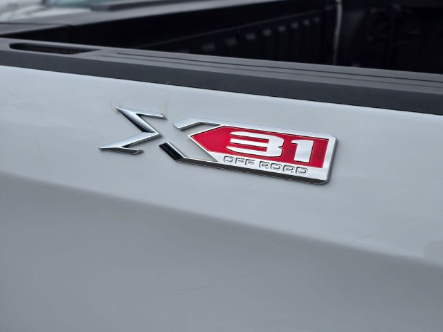 Used 2023 GMC Sierra 1500 SLT w/ SLT Premium Package AWD/4WD image 13