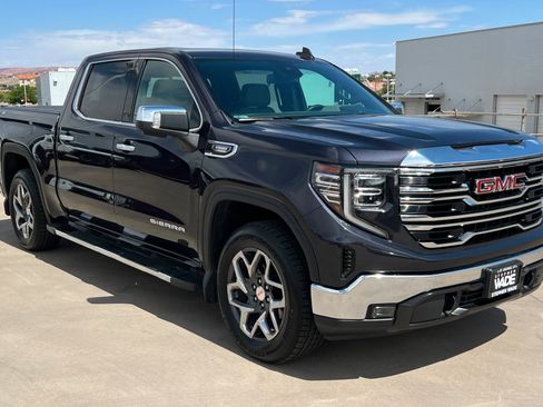 Used 2023 GMC Sierra 1500 SLT w/ SLT Premium Package AWD/4WD image 8