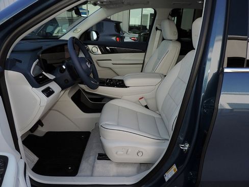 New 2026 Buick Enclave Avenir w/ Super Cruise Package image 17