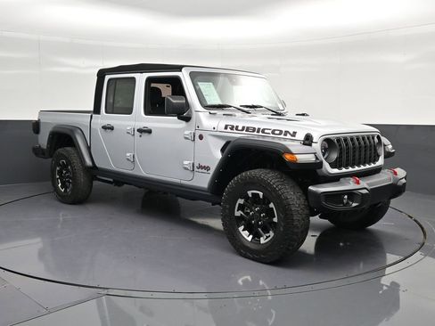 Used 2024 Jeep Gladiator Rubicon w/ Safety Group AWD/4WD image 5